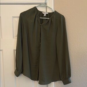 Nine West Green Long Sleeve V-Neck Blouse with Mandarin Collar